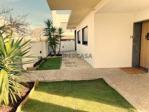 ESPAÇO EXTERIOR