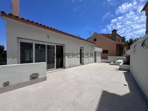 Moradia T3 Duplex em União Freguesias Santa Maria, São Pedro e Matacães, Torres Vedras