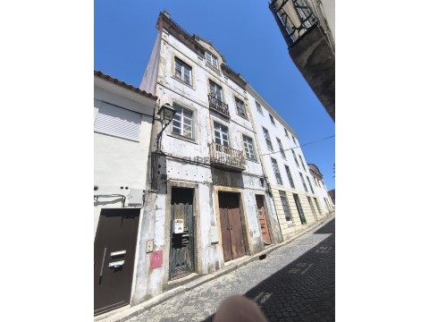 Prédio na Rua Actor Taborda, Abrantes (São Vicente e São João) e Alferrarede