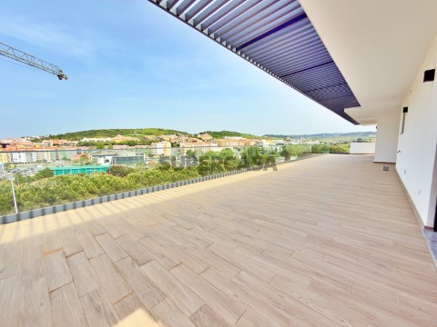 Apartamento T4 em União Freguesias Santa Maria, São Pedro e Matacães, Torres Vedras