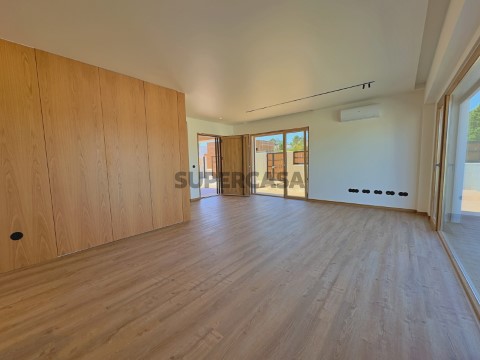 Moradia T4 Triplex em União Freguesias Santa Maria, São Pedro e Matacães, Torres Vedras
