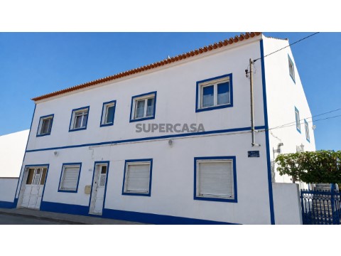 Quinta com 3 habitações em Grândola