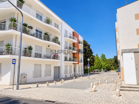 Apartment 2 Zimmer auf Praceta de José António Carocinho, Santiago Maior e São João Baptista