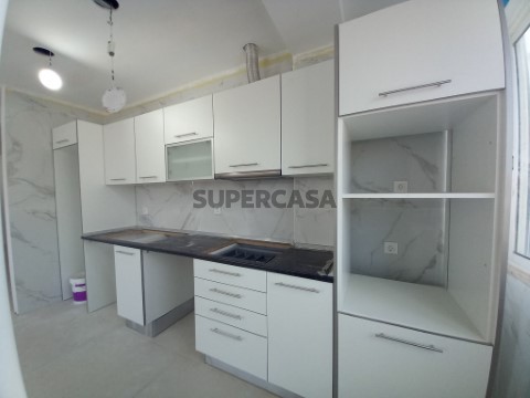 Apartamento T4 em Laranjeiro e Feijó, Almada