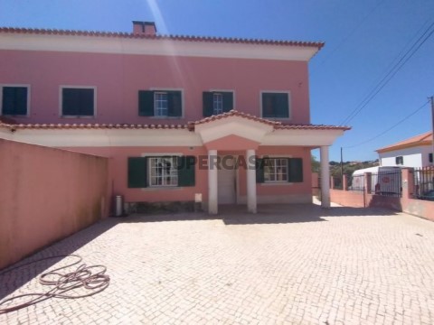 Moradia T5 em Rio de Mouro, Sintra