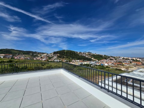 Moradia T4 Triplex em Pontinha e Famões, Odivelas