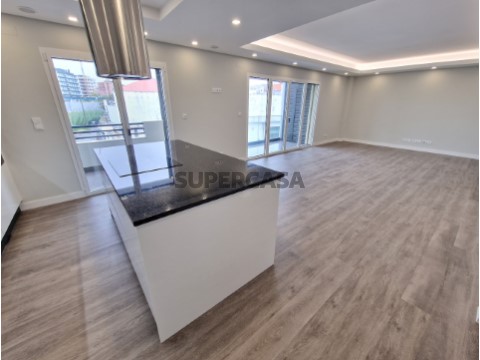 Apartamento T2 em Odivelas, Odivelas
