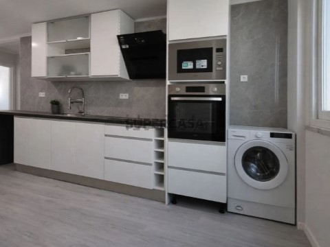 Apartamento T2 na Rua Actriz Maria Matos, Benfica