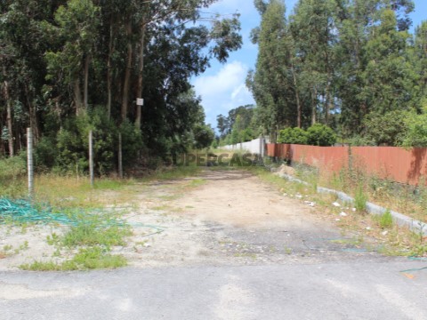 Terreno para construção com 4.080 m2 em Rio Meão
