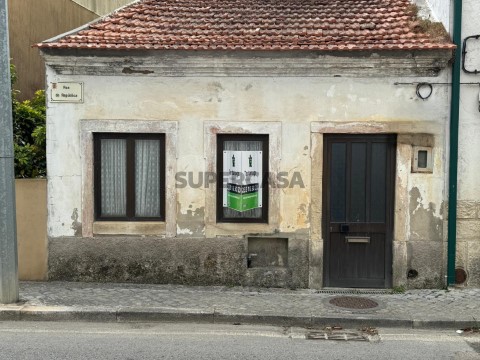 Moradia T3 na Rua da República, Abrunheira, Verride e Vila Nova da Barca