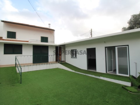 Moradia em São Martinho do Bispo