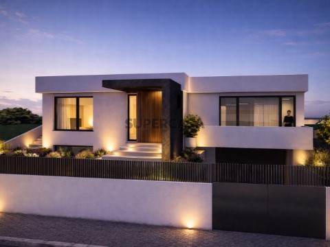 Moradia T4 com garagem, piscina e jardim
