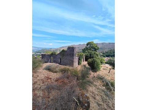 Ruína em Loivo, Vila Nova de Cerveira