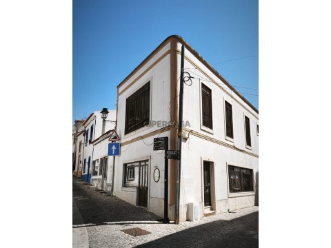 Building in Alenquer (Santo Estêvão e Triana), Alenquer