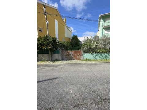 Terreno Urbano em Belas, Sintra