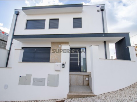Moradia T3 em Camarate, Unhos e Apelação, Loures