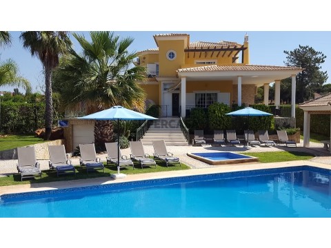 Villa T8 em Almancil, Loulé