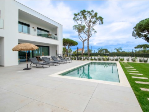 V3 e V4 PRÓXIMO DA VILA SOL E DE VILAMOURA - MORADIAS NOVAS ESTILO COMTEMPORÂNEO