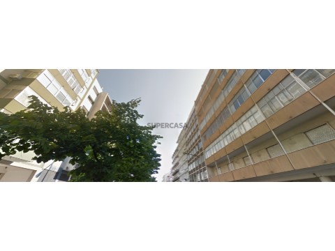 Gebouw Op Avenida Almirante Reis, Arroios