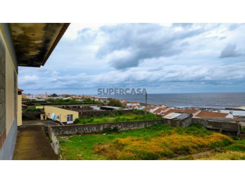 MPDM3019 - Moradia de 2 pisos c/ vista mar e terreno grande