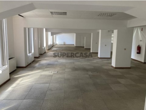FHCC4003 - Andar de Escritórios/Atelier 771m² no Edifício Tridente, Avenidas Novas, Lisboa - Potencial para Conversão em Habi...