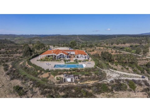 FHCL5005 - Villa T5 com Piscina e 18,9 ha em Bensafrim, Lagos
