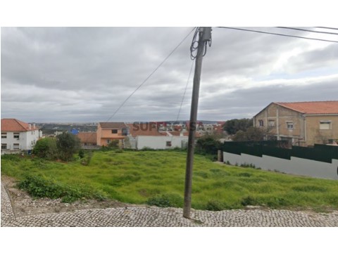Terreno na Rua 5 de Outubro, Mina de Água