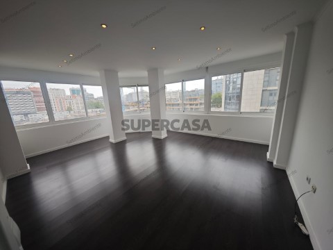 T3 Renovado nas Avenidas Novas Localização Premium na Av. 5 de Outubro (1)