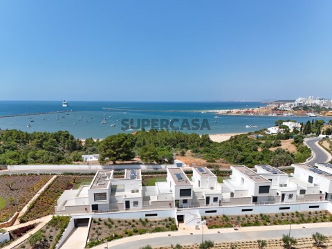 Moradia T2 de Luxo, Algarve-Ferragudo, Condomínio de Luxo com Piscina e Vista Mar (12)