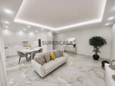 Apartamento T4, nova construção, em Lagos, Algarve