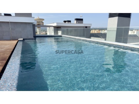 Apartamento de tipologia T2, piscina na cobertura, Faro, Algarve