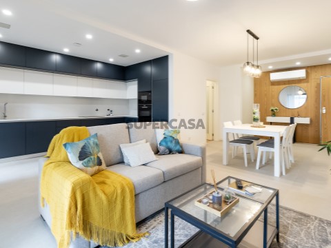 Apartamento T3 virado a sul e nascente, piscina e ginásio na cobertura, Faro, Algarve