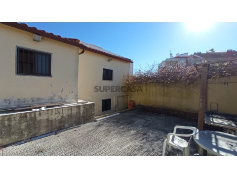 Duas moradias para remodelação na Ajuda, Lisboa