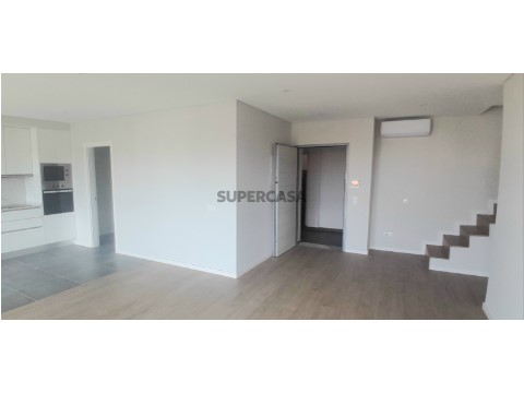 Apartamento T3, com rooftop privativo, Montenegro, Algarve