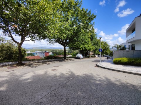 Lote Premium em S. João da Madeira