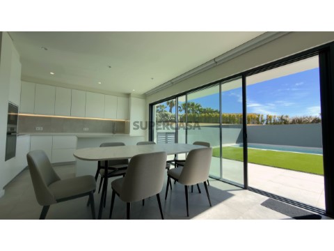 Moradia V4 em Empreendimento de Luxo junto à Ria Formosa em Faro - Sala