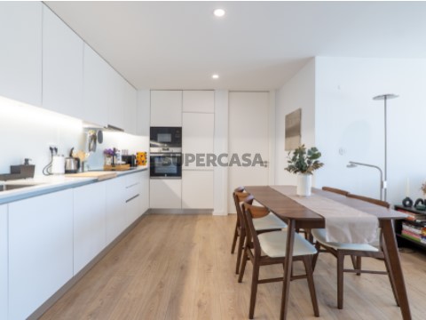 Apartamento T3 com piscina em Oliveira do Douro - sala/cozinha