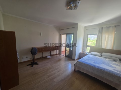 Apartamento T2, estacionamento interior, Faro, Algarve