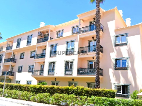 Apartamento T2 com aproveitamento de sotão e vista mar na Quinta Pedra dos Bicos, Albufeira, Algarve
