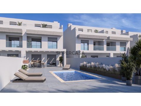 Moradias contemporâneas, em condomínio fechado atualmente em fase de construção, localizadas na privilegiada zona da Praia da...