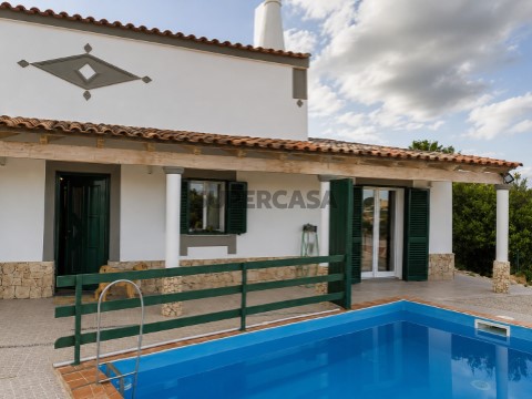 Moradia T2+1 com piscina, Exterior