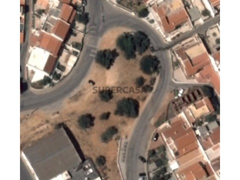 Terreno com viabilidade de construção na Quinta de São Pedro, Mex. Carregação