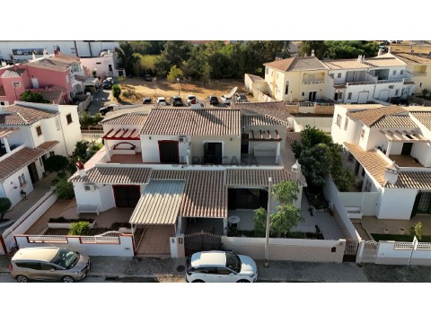 Moradia T3+1 em Areias de Pera