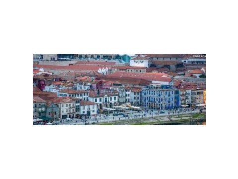 Armazém em Santa Marinha, Vila Nova de Gaia