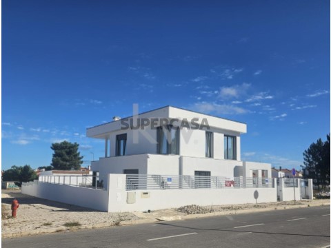 Moradia T4 em Azeitão (São Lourenço e São Simão), Setúbal