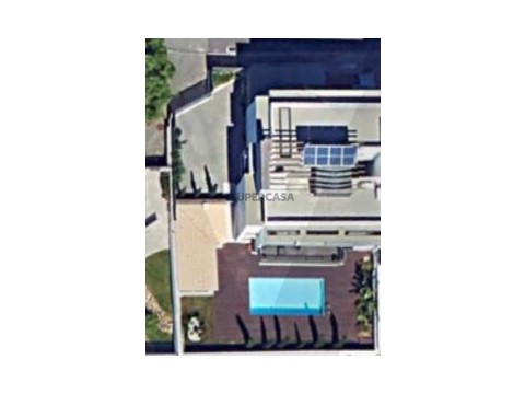 Moradia T4 em Barcarena, Oeiras