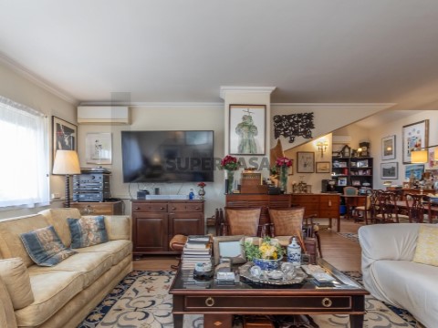 Apartamento T4 em Carnide, Lisboa