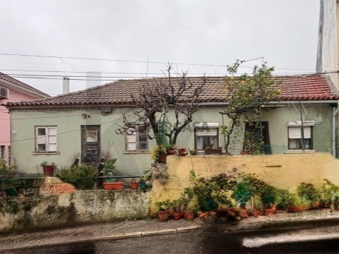 Moradia T4 em Póvoa de Santo Adrião e Olival Basto, Odivelas