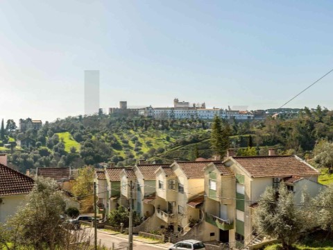 Moradia T5 em São João Baptista e Santa Maria dos Olivais, Tomar
