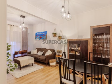 Apartamento T3 em Carnaxide e Queijas, Oeiras